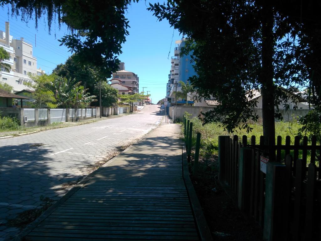Chales No Centro De Bombinhas Exterior photo